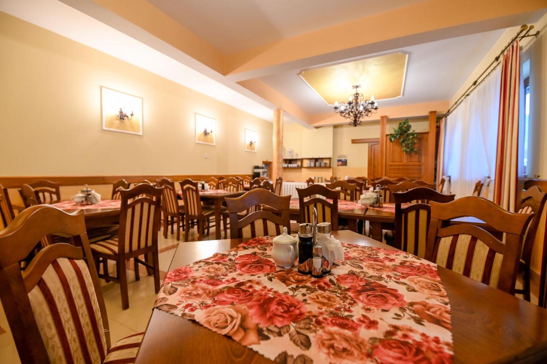 Pod Tatrami 2 - Swietna Lokalizacja, Obok Przystanku Ski Busa Oraz Restauracji, Duzy Parking Białka Tatrzańska Exterior photo
