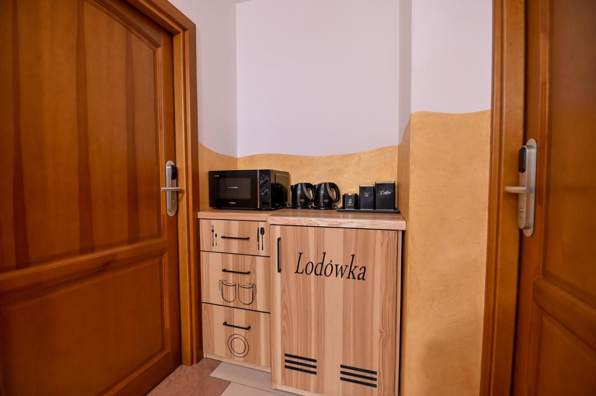 Pod Tatrami 2 - Swietna Lokalizacja, Obok Przystanku Ski Busa Oraz Restauracji, Duzy Parking Białka Tatrzańska Exterior photo